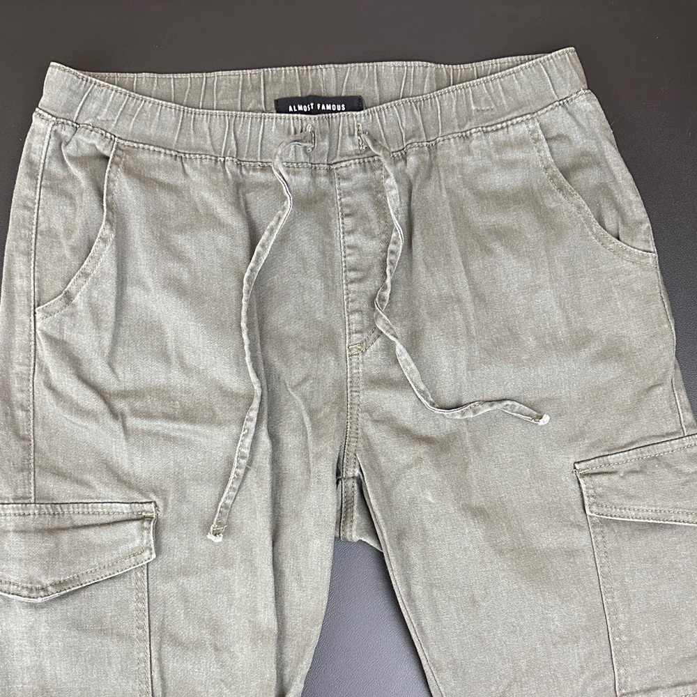 Almost Famous Women’s Green Cargo Pants